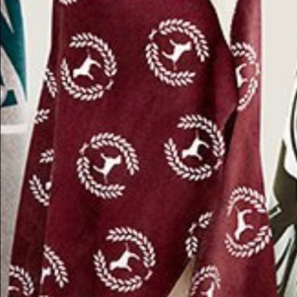 1 LEFT!!  BNWT Pink Victoria’s Secret Sherpa Blankets-Maroon only - Picture 2 of 4